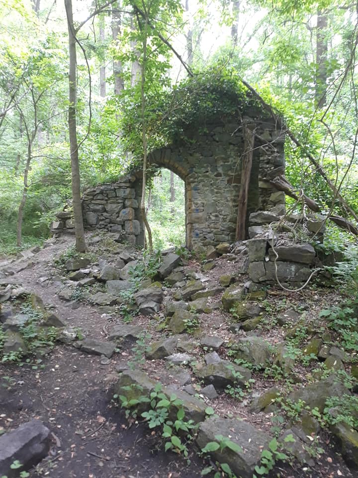 Abandon church and graveyard along Alberton Road Trail in Maryland